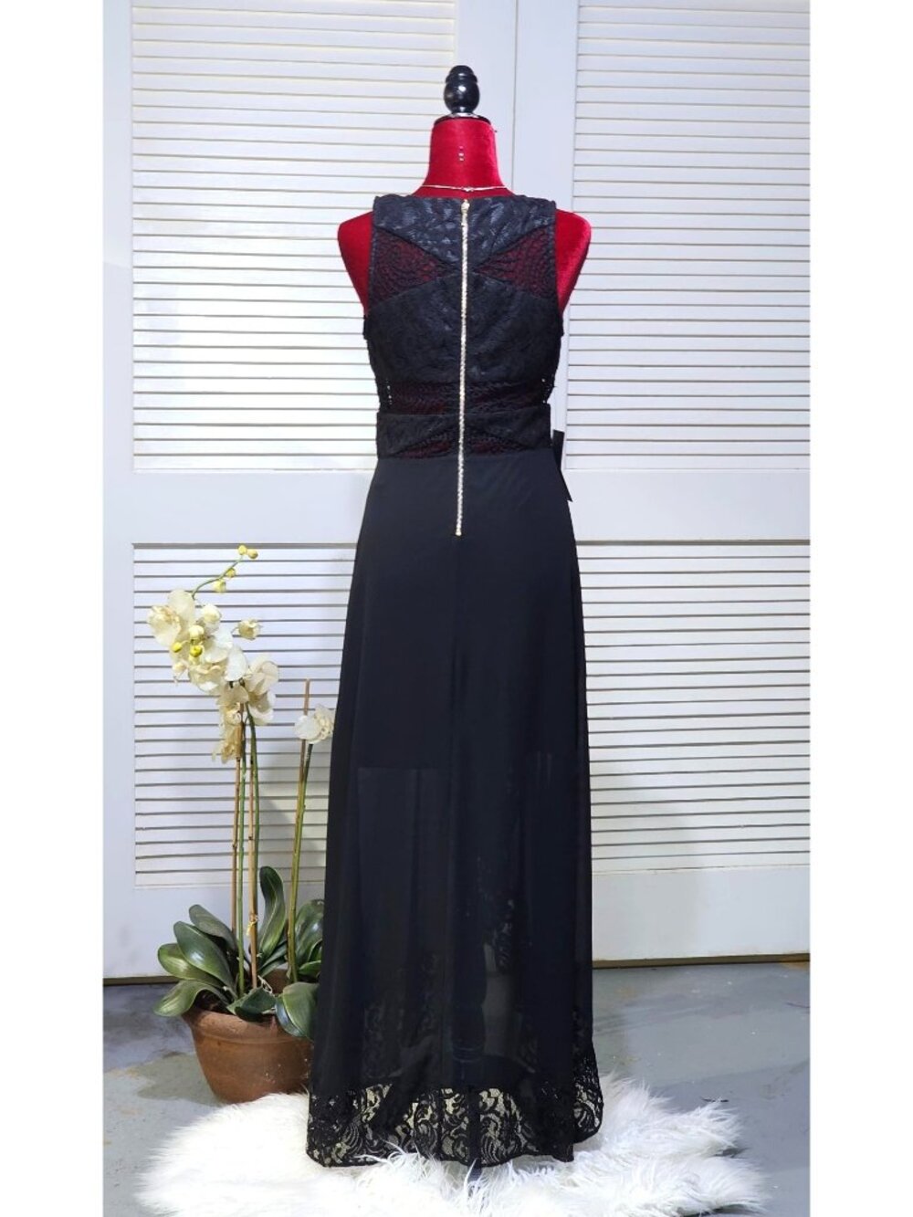 NWT Marciano Women's Black Lace Maxi Dress Sheer Overlay Deep V-Neck Sz 6 2562 - Picture 8 of 11